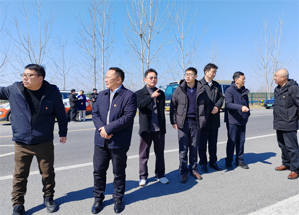 党建引领筑通途 公路医生护民安